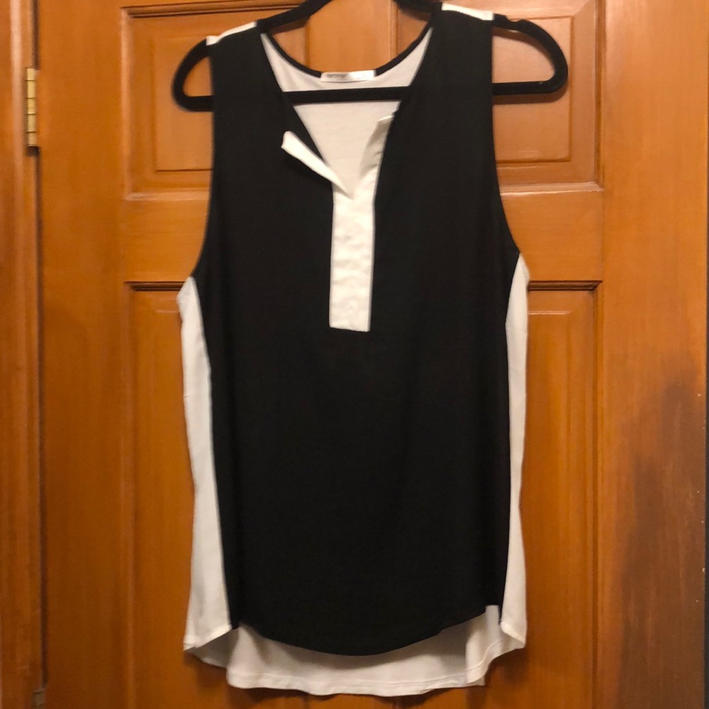 Sleeveless tank top